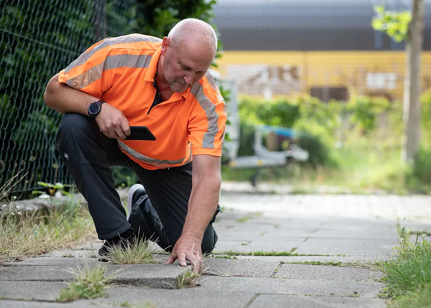 Straßenkontrolle Gehweg