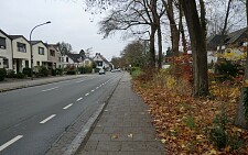Ein Beispiel für Schutzstreifen für Radverkehr, hier in der Lesumer Heerstraße 