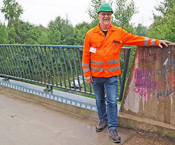 Dirk Schmidtmann, hier an der Querung der B74 Hans-Neumann-Weg