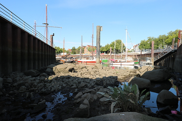 Nach ungefähr 120 Metern mündet das Durchlassbauwerk am Vegesacker Hafenbecken, Bild: ASV