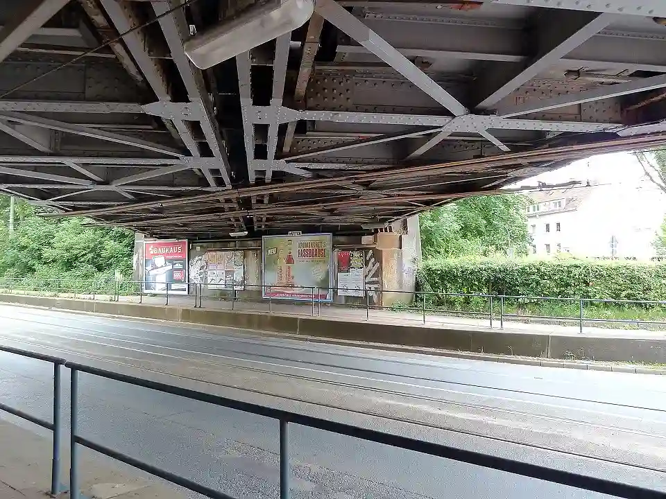 Die Eisenbahn&uuml;berf&uuml;hrung Sebaldsbr&uuml;cker Heerstra&szlig;e hat das Ende ihrer technischen Nutzungsdauer erreicht und muss ersetzt werden (August 2018), &copy;DB Netz AG