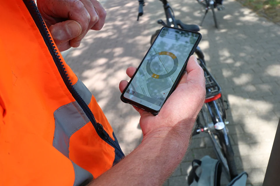 Sch&auml;den werden mit dem VIA MOBIL-Ger&auml;t erfasst