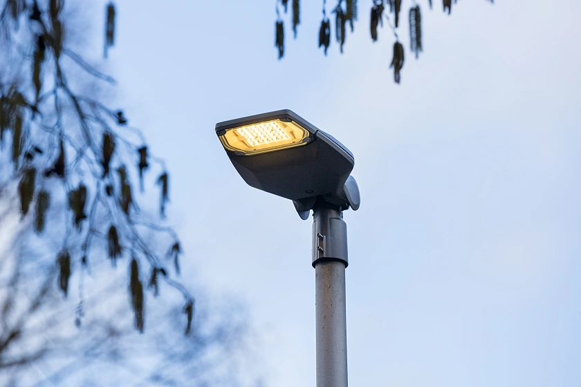 Die frisch umger&uuml;stete Stra&szlig;enleuchte in Bremen-Nord
