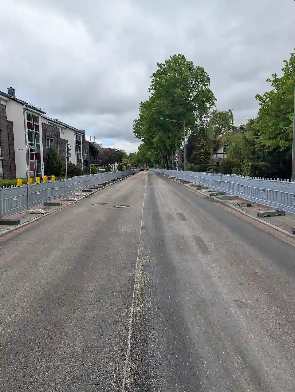Sanierung der Fahrbahndecke in der Arberger Heerstra&szlig;e