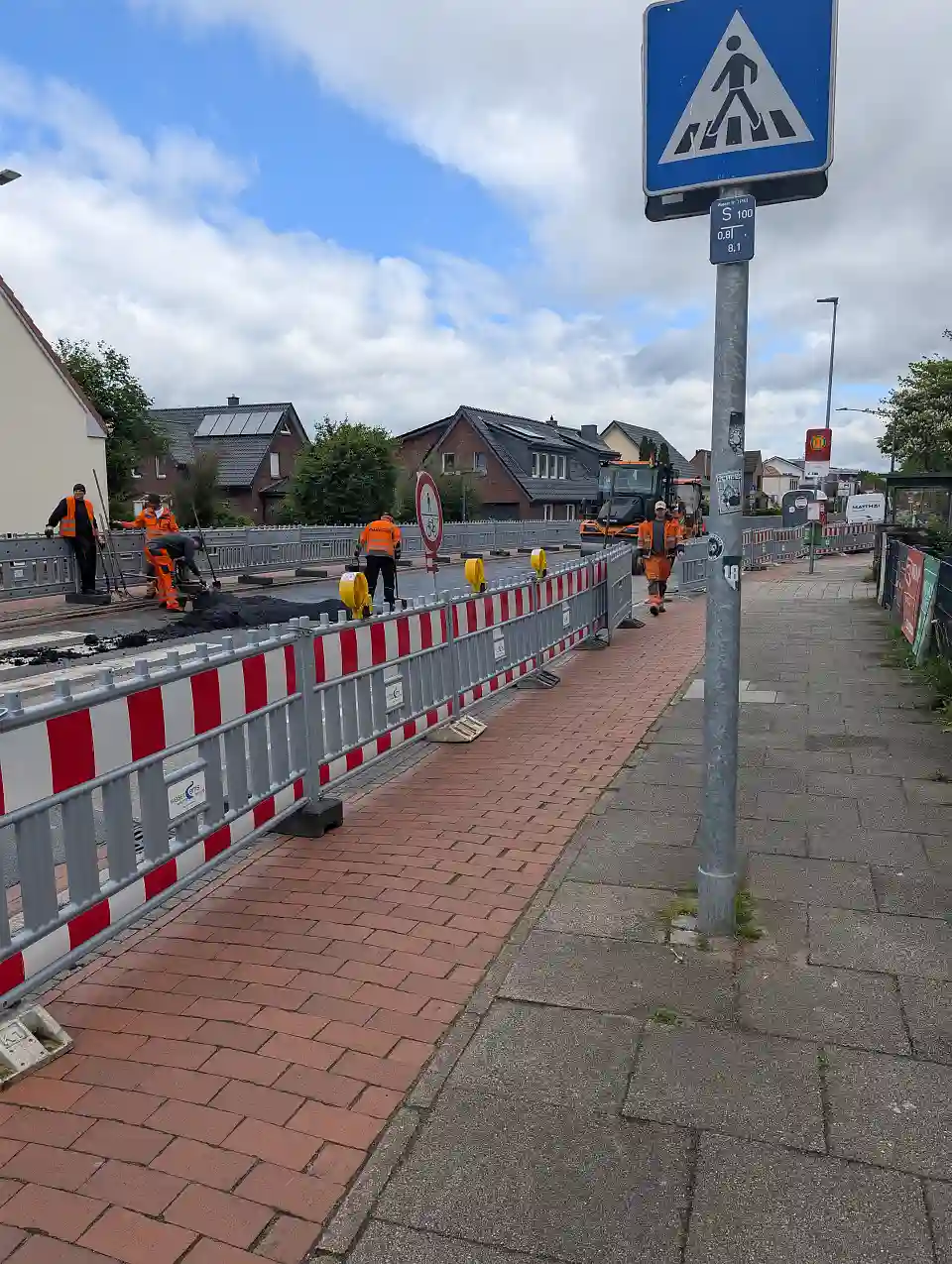 Sanierung der Fahrbahndecke in der Arberger Heerstra&szlig;e